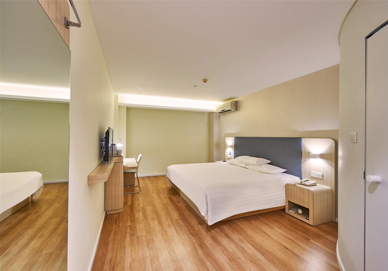Hanting Express Shanghai Jiazhan Road Bagian luar foto