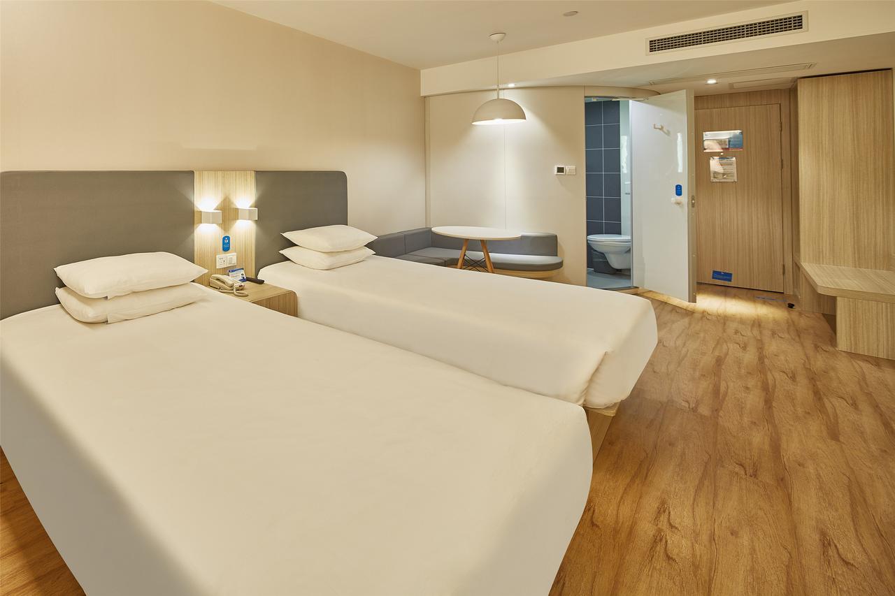 Hanting Express Shanghai Jiazhan Road Bagian luar foto